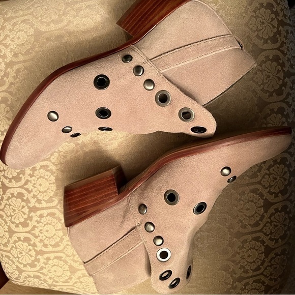 Sam Edelman Pedra Ankle Bootie putty suede grommets edgy boho rockstar 7.5 NWOT - Picture 8 of 11
